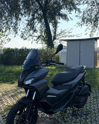APRILIA SR GT 125 3.000€
