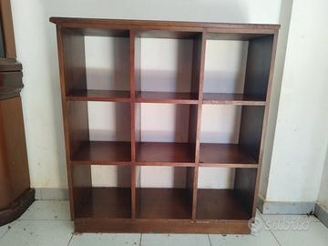 libreria fatta a mano 