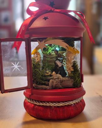 Lanterna Natalizia Artigianale Rossa con Presepe