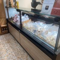 Banco vetrina gastronomia + retrobanco con alzata