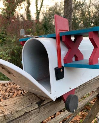 Cassetta postale "AEREO" (More than a mailbox)