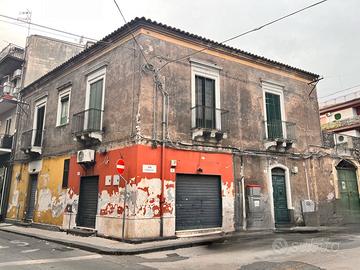 CS-078 PATERNO' Esclusiva dimora storica singola