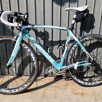 Bianchi Infinito in carbonio (Bici da corsa BDC)