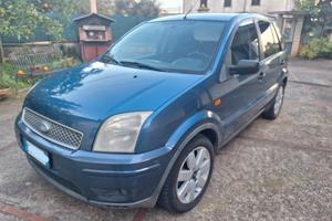 Ford Fusion 1.4 TDCi – 2005 – 243000 km – 1.200€ 