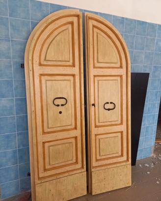 Portone ad arco in abete