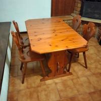 Tavolo allungabile con 4 sedie e tavolino