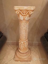 Colonna decorativa in stile classico