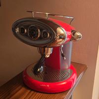 macchina caffè illy capsule