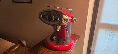 macchina caffè illy capsule