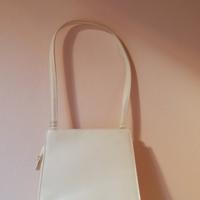Borsetta bianca con tracolla 