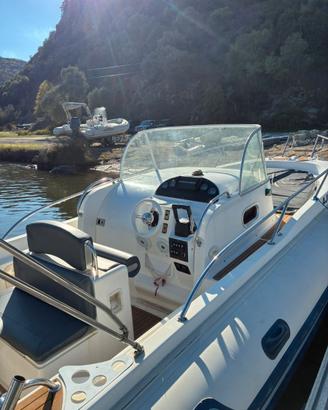 Capelli Tempest 900 – Yamaha 250 CV – 2005
