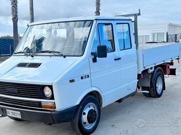 Trattore iveco daily 35.8 ribaltabile gemellato