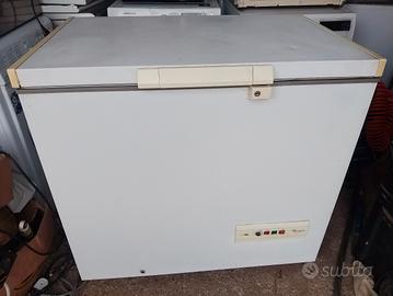 congelatore a pozzo Whirlpool 