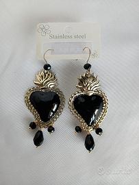 orecchini Sacro Cuore con smalto nero