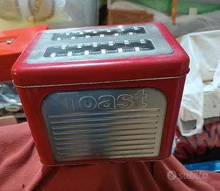 scatola in latta anni 50 a forma di tostapane