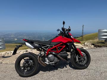 Hypermotard 950
