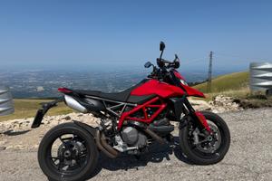 Hypermotard 950
