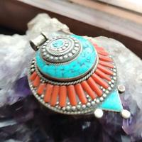 ciondolo amuleto etnico