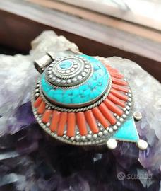 ciondolo amuleto etnico