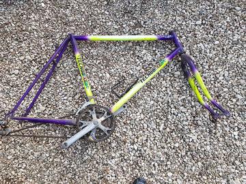 telaio MTB acciaio con componenti e 2 selle nuove