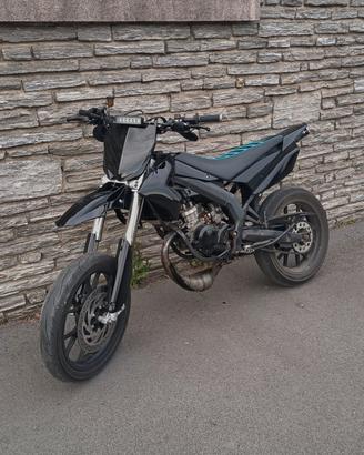 Derbi senda 77