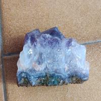 Pietra grezza minerale naturale DRUSA AMETISTA