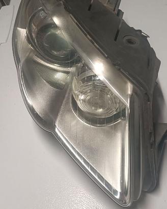 Faro ant dx passat sw 2008