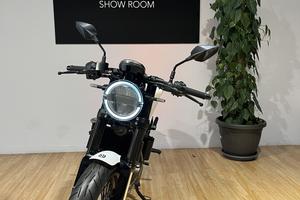 Husqvarna svartpilen 401 passaggio incluso