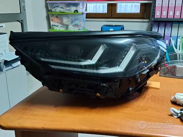 Fanale anteriore sinistro BMW X3 2025 – LED SHADOW