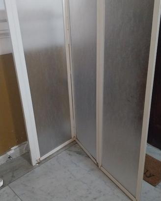 Cabina doccia  e saliscendi doccia