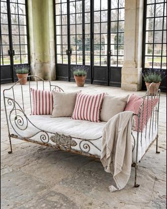 Daybed/letto da giorno antico in ferro battuto