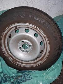 4 gomme invernali 185/65 R15 + 4 cerchi come nuove