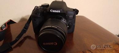 macchina fotografica reflex canon 750d. 