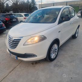 Lancia Ypsilon 0.9 TwinAir 85 CV 5 porte Metano Ec