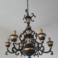 lampadario stile rinascimentale. 