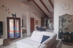 Appartamento di 110 m² con 4 locali e box auto a S