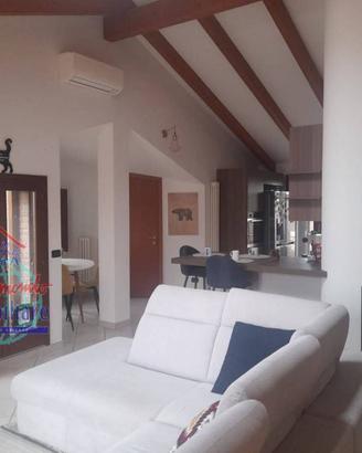 Appartamento di 110 m² con 4 locali e box auto a S