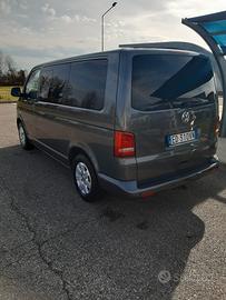 VOLKSWAGEN Caravelle 2012