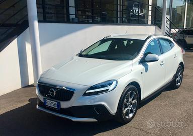 Volvo v40 cross country