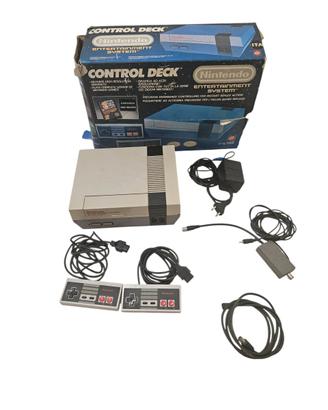 Nintendo nes control deck con scatola e accessori