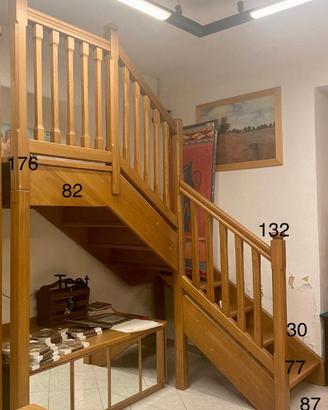 SCALA IN LEGNO LAMELLARE DI ROVERE