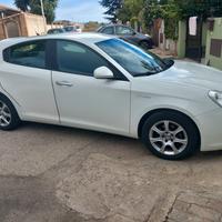 alfaromeo giulietta 