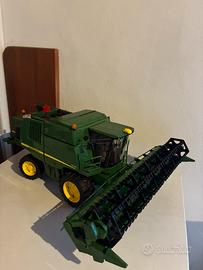 Mietitrebbia John Deere T670i Bruder 02132