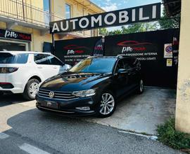 VOLKSWAGEN Passat Variant 2.0 TDI SCR EVO DSG Bu