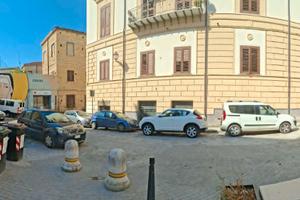 Cattedrale C.V. Emanuele 3 vani duplex arredato