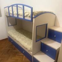 letto a castello per bambini con gradoni