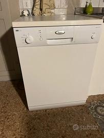 LAVASTOVIGLIE WHIRLPOOL
