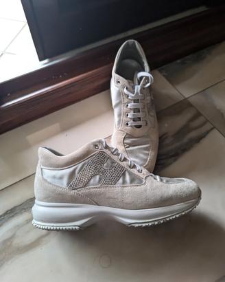 Hogan interactive con Swarovski, colore ghiaccio