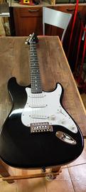 Stratocaster nera 