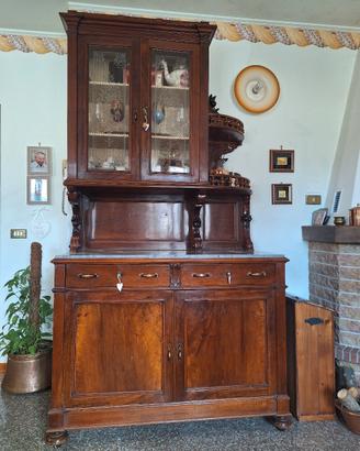 credenza di fine 800